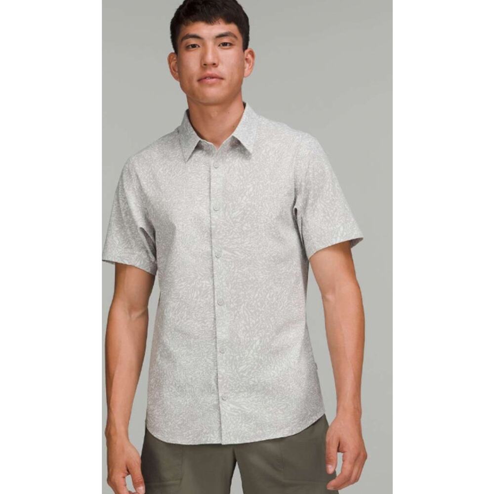 lululemon athletica Light Gray Patterned Button Down Shirt EUC Small Lulu lemon